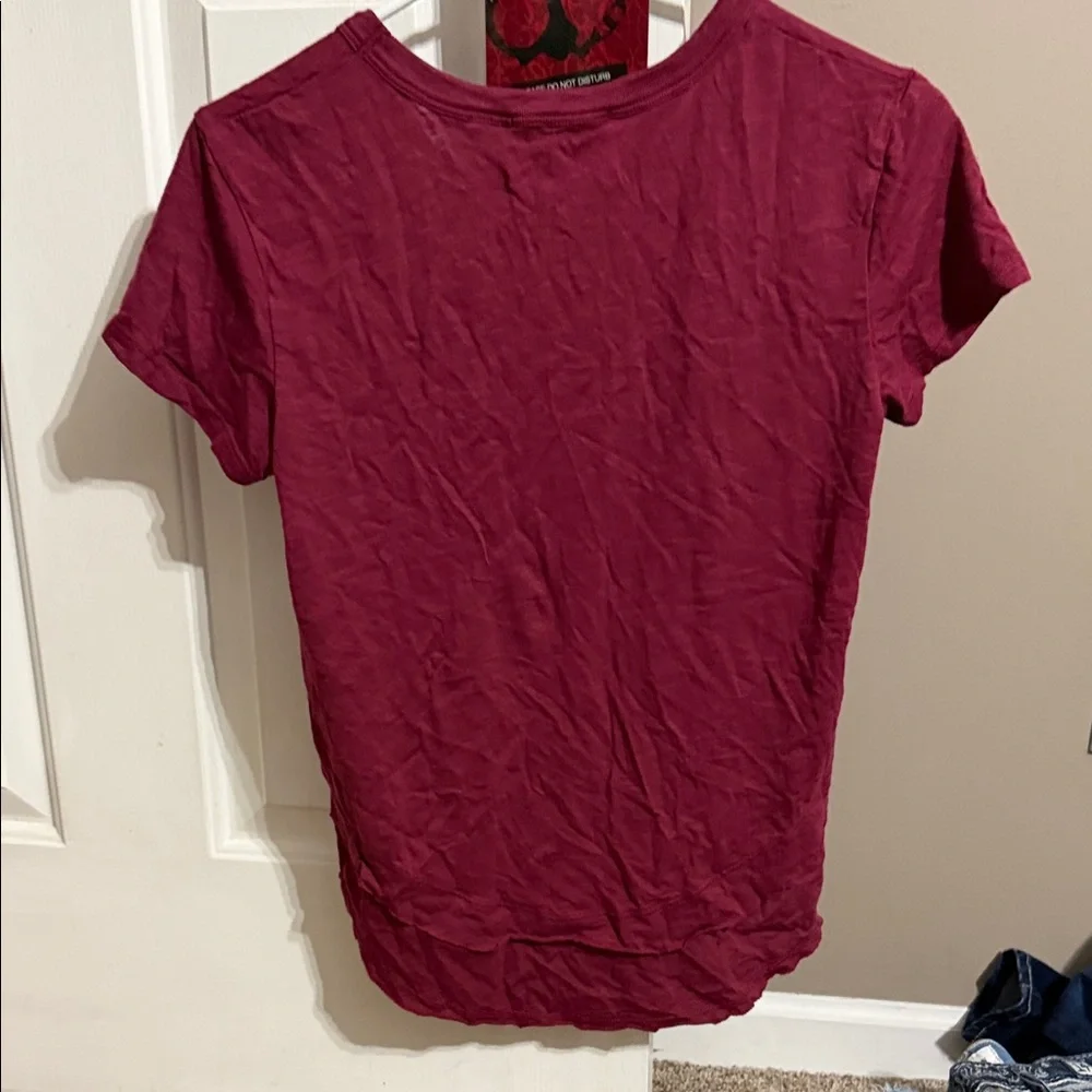 CHRLDR Women's Short Sleeve Scoop Neck Tee in Wine Burgundy size xs worn once - Picture 2 of 2